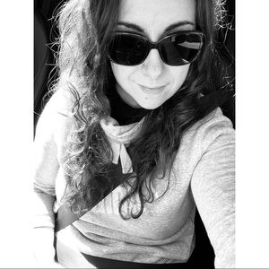 Meet your Posher, Angeie